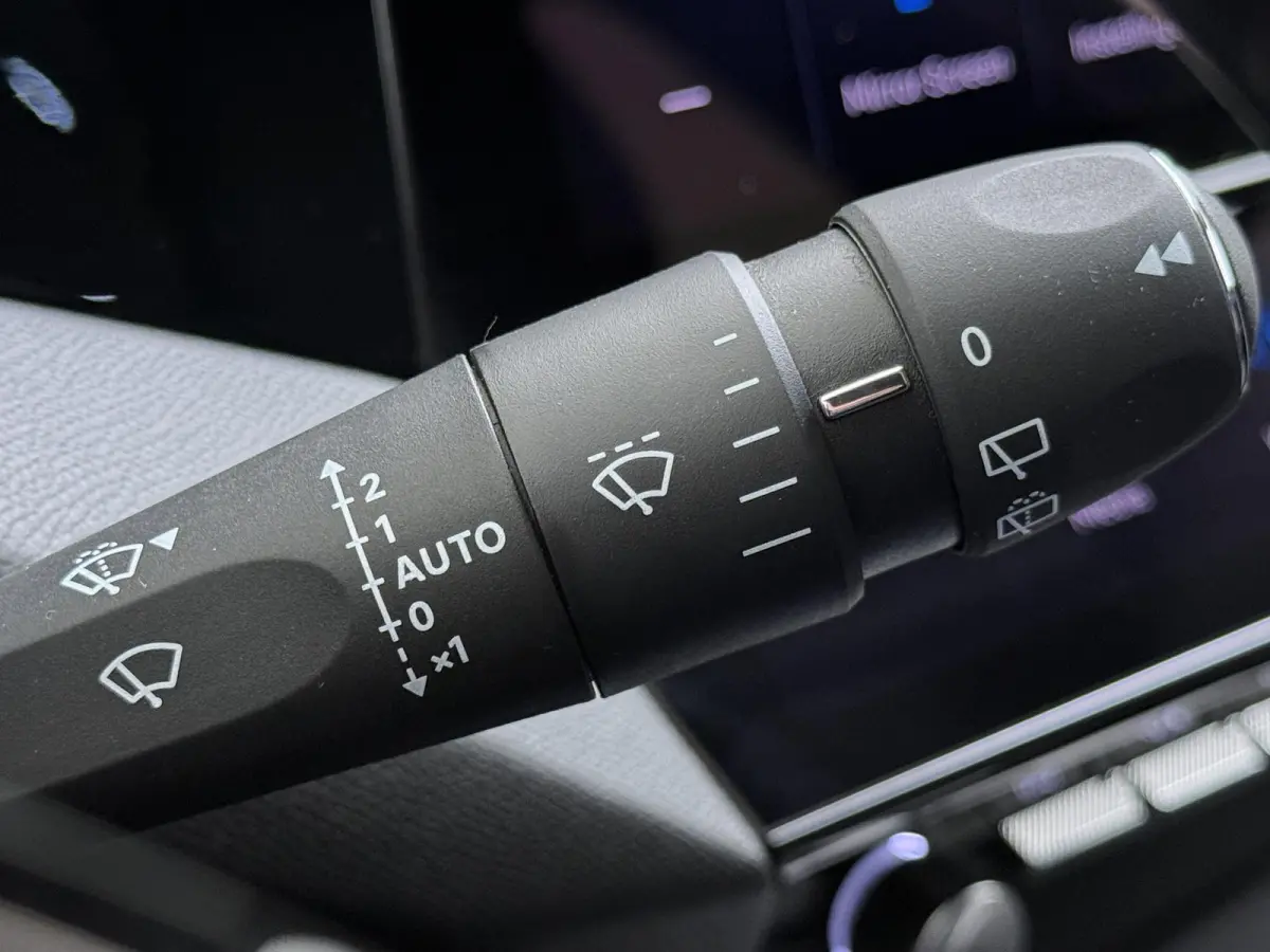 1.6 Plug-in Hybrid 180 Allure PHEV | STOELVERWARMING| DEALER ONDERHOUDEN| DODE HOEK SENSOR| ACHTERUITRIJCAMERA| RIJKLAARPRIJS INCL. 12 MND BOVAG GARANTIE|