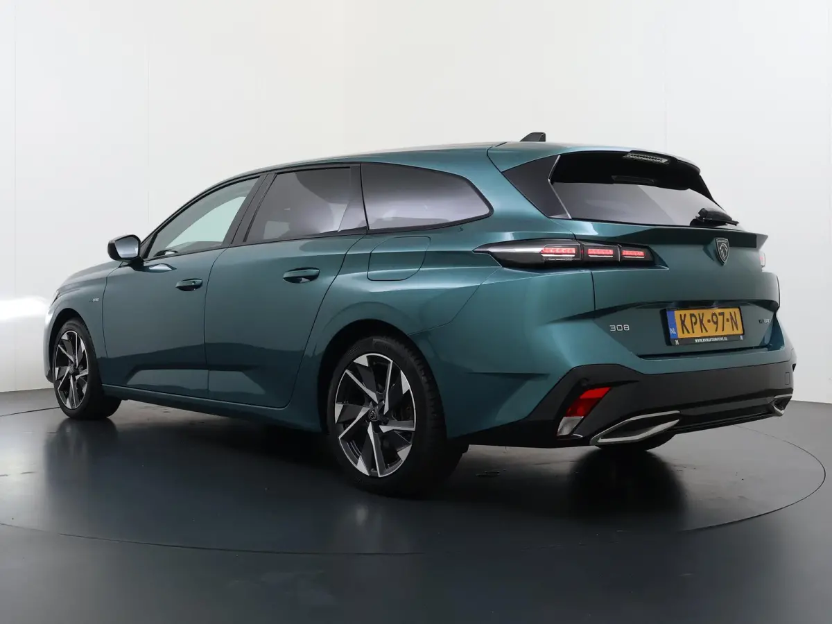 1.6 Plug-in Hybrid 180 Allure PHEV | STOELVERWARMING| DEALER ONDERHOUDEN| DODE HOEK SENSOR| ACHTERUITRIJCAMERA| RIJKLAARPRIJS INCL. 12 MND BOVAG GARANTIE|