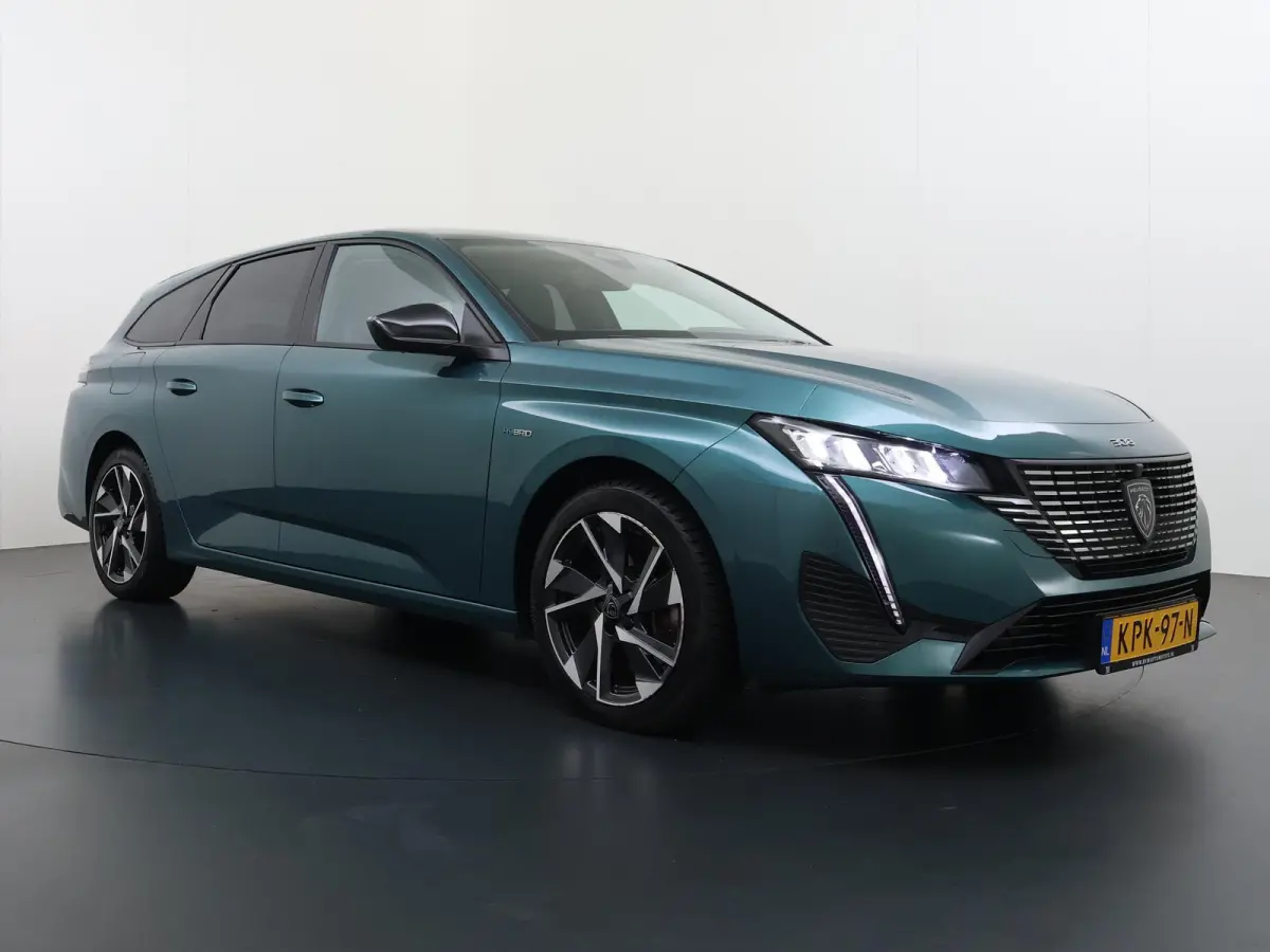 1.6 Plug-in Hybrid 180 Allure PHEV | STOELVERWARMING| DEALER ONDERHOUDEN| DODE HOEK SENSOR| ACHTERUITRIJCAMERA| RIJKLAARPRIJS INCL. 12 MND BOVAG GARANTIE|