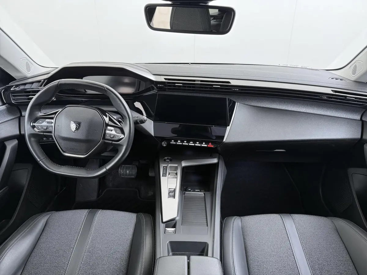 1.6 Plug-in Hybrid 180 Allure PHEV | STOELVERWARMING| DEALER ONDERHOUDEN| DODE HOEK SENSOR| ACHTERUITRIJCAMERA| RIJKLAARPRIJS INCL. 12 MND BOVAG GARANTIE|
