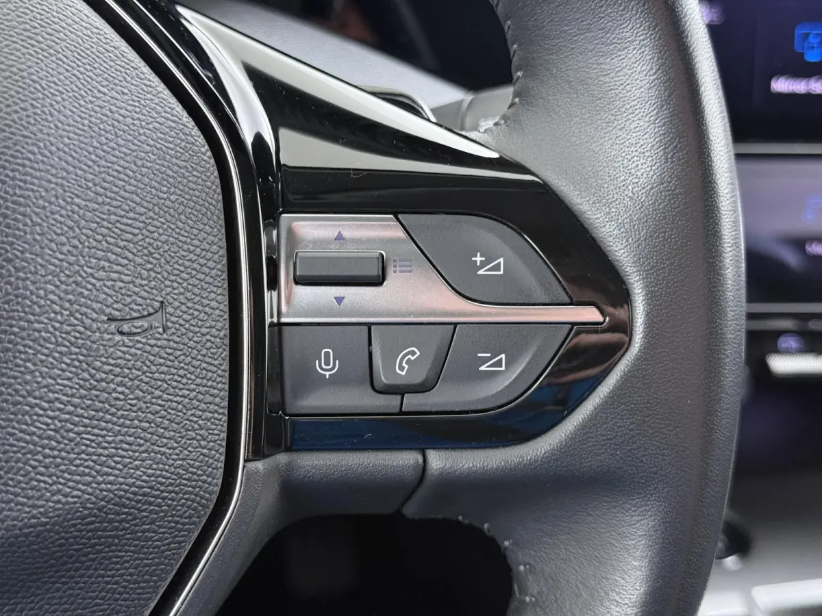 1.6 Plug-in Hybrid 180 Allure PHEV | STOELVERWARMING| DEALER ONDERHOUDEN| DODE HOEK SENSOR| ACHTERUITRIJCAMERA| RIJKLAARPRIJS INCL. 12 MND BOVAG GARANTIE|
