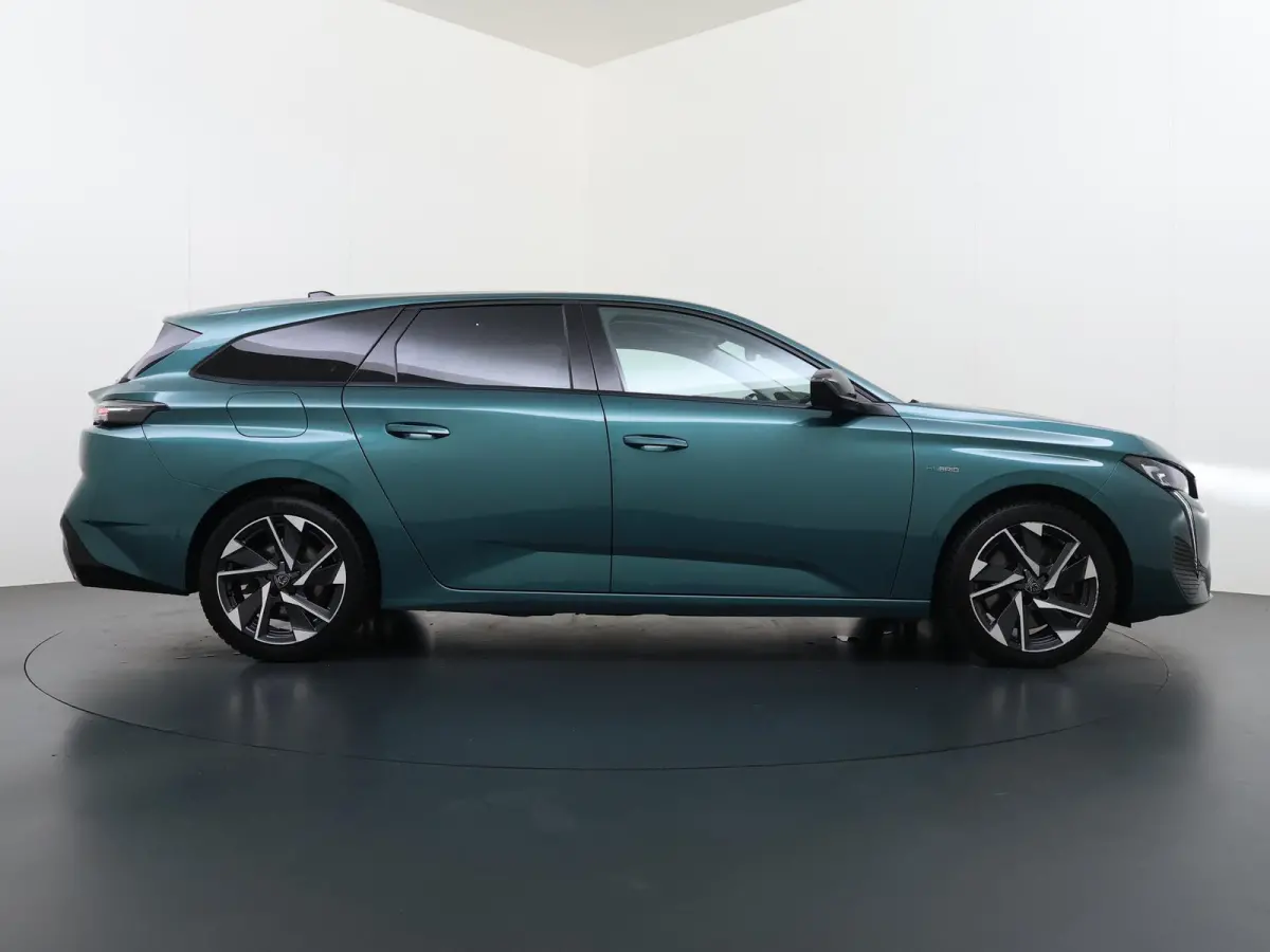 1.6 Plug-in Hybrid 180 Allure PHEV | STOELVERWARMING| DEALER ONDERHOUDEN| DODE HOEK SENSOR| ACHTERUITRIJCAMERA| RIJKLAARPRIJS INCL. 12 MND BOVAG GARANTIE|