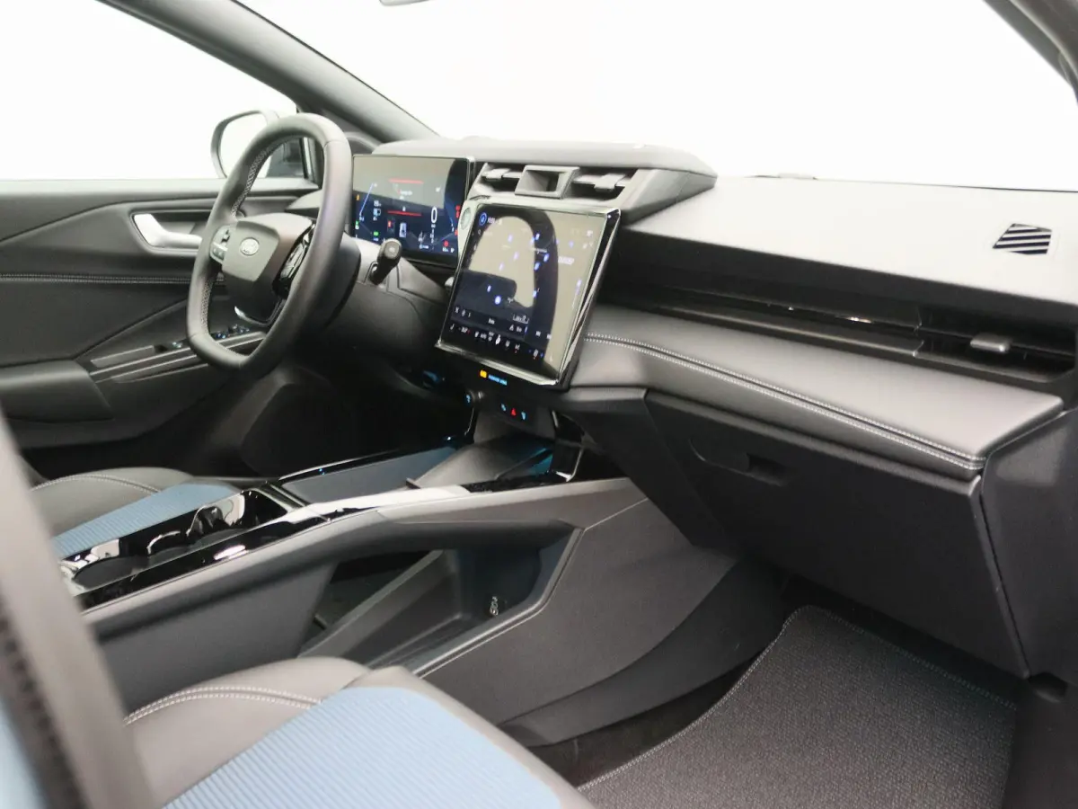 BlueCruise Edition 47 kWh | UIT VOORRAAD LEVERBAAR | Winterpack | €4400 korting | Matrix LED koplampen |