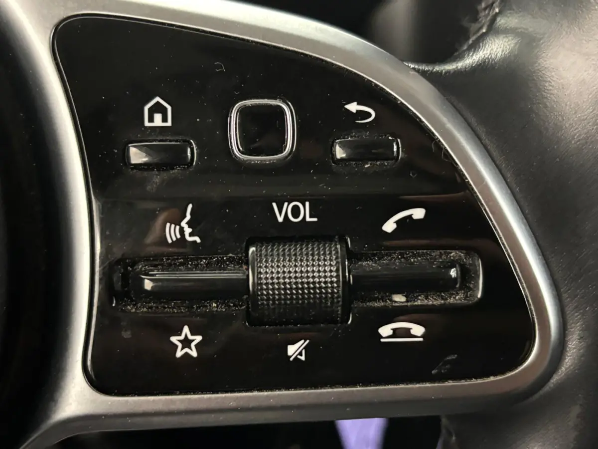 110 CDI L2 Pro Airco Cruise control Achteruitrijcamera Verwarmde stoel Trekhaak Parkeersensor achter Apple Carplay/ Android Auto