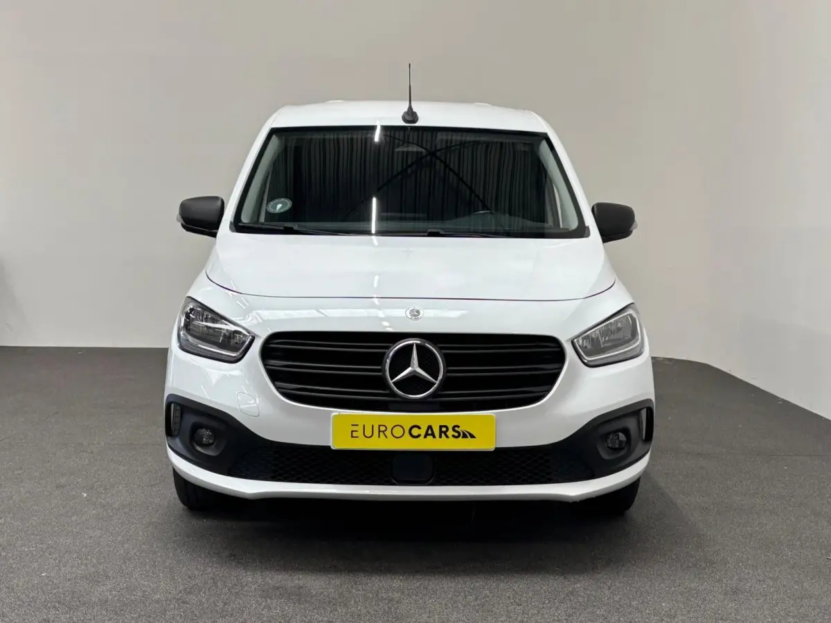 110 CDI L2 Pro Airco Cruise control Achteruitrijcamera Verwarmde stoel Trekhaak Parkeersensor achter Apple Carplay/ Android Auto