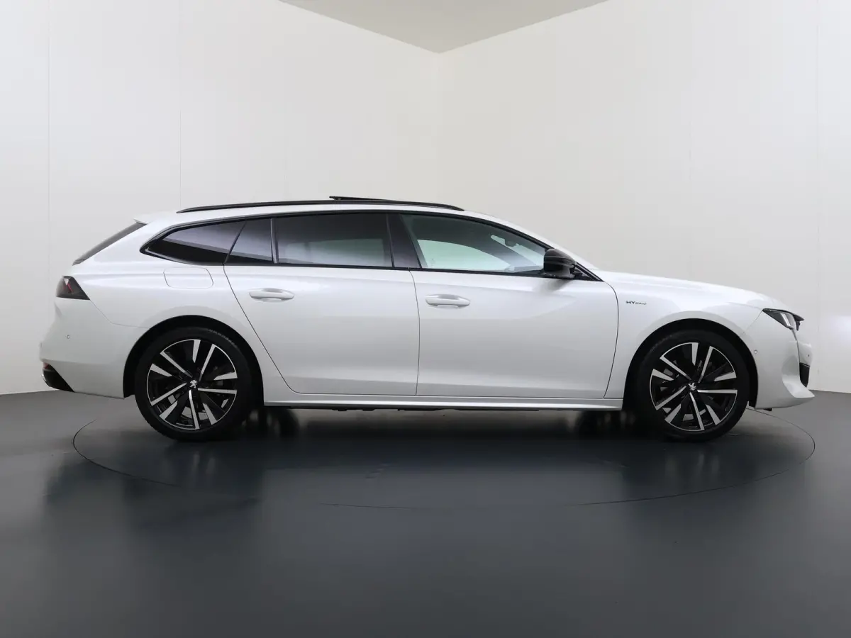1.6 HYbrid GT VAN: 26.900,- VOOR: 22.440,- UW HERFSTVOORDEEL: 4.460,- PHEV| AFNEEMBARE TREKHAAK| PANO| ELEKTRISCHE ACHTERKLEP| ACHTERUITRIJCAMERA| RIJKLAAR GELEVERD INCL. 12 MND BOVAG GARANT