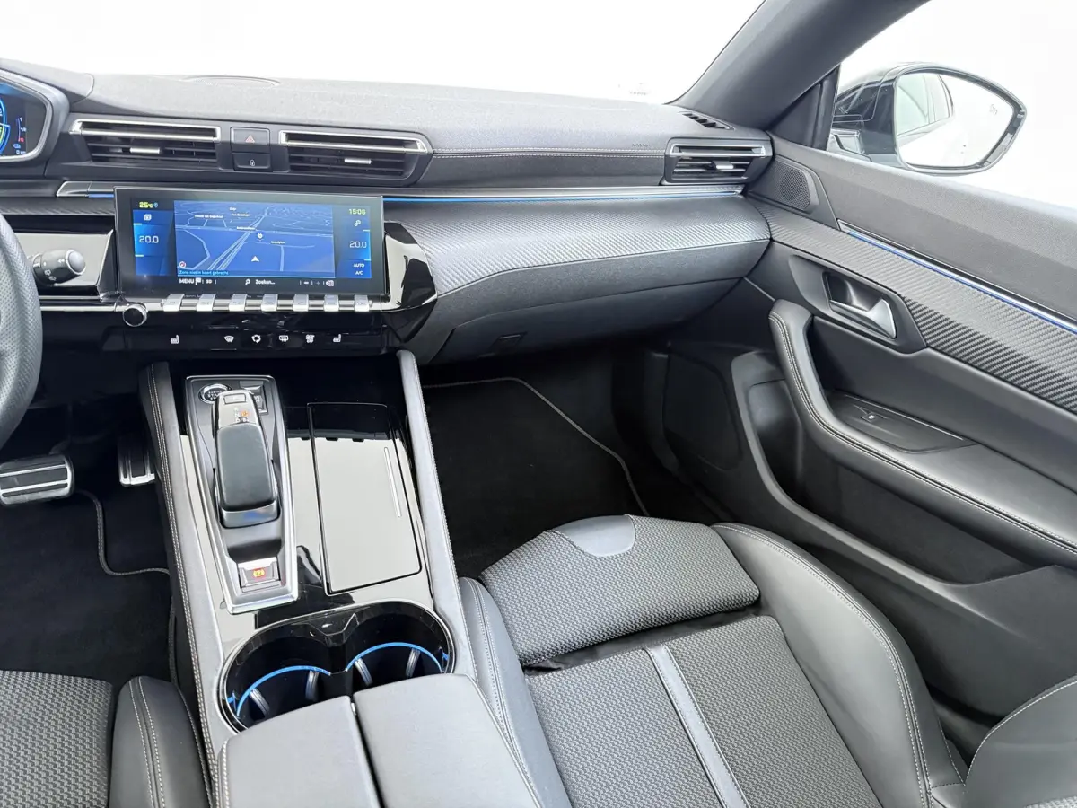 1.6 HYbrid GT VAN: 26.900,- VOOR: 22.440,- UW HERFSTVOORDEEL: 4.460,- PHEV| AFNEEMBARE TREKHAAK| PANO| ELEKTRISCHE ACHTERKLEP| ACHTERUITRIJCAMERA| RIJKLAAR GELEVERD INCL. 12 MND BOVAG GARANT