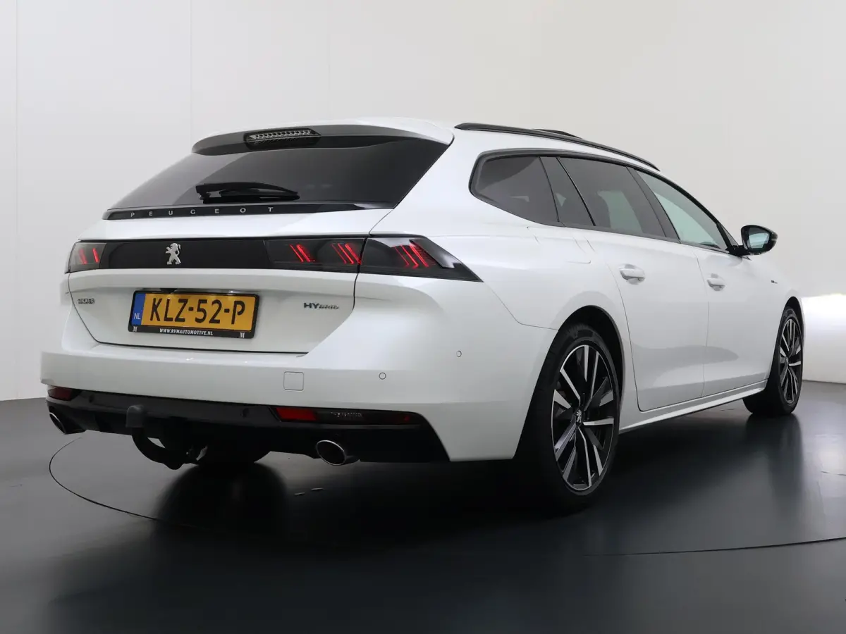1.6 HYbrid GT VAN: 26.900,- VOOR: 22.440,- UW HERFSTVOORDEEL: 4.460,- PHEV| AFNEEMBARE TREKHAAK| PANO| ELEKTRISCHE ACHTERKLEP| ACHTERUITRIJCAMERA| RIJKLAAR GELEVERD INCL. 12 MND BOVAG GARANT
