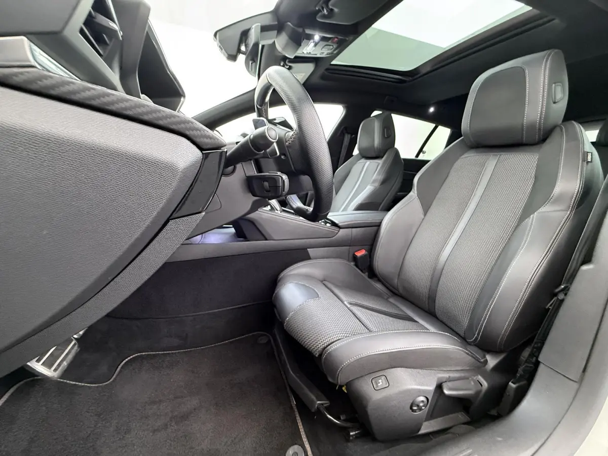 1.6 HYbrid GT VAN: 26.900,- VOOR: 22.440,- UW HERFSTVOORDEEL: 4.460,- PHEV| AFNEEMBARE TREKHAAK| PANO| ELEKTRISCHE ACHTERKLEP| ACHTERUITRIJCAMERA| RIJKLAAR GELEVERD INCL. 12 MND BOVAG GARANT