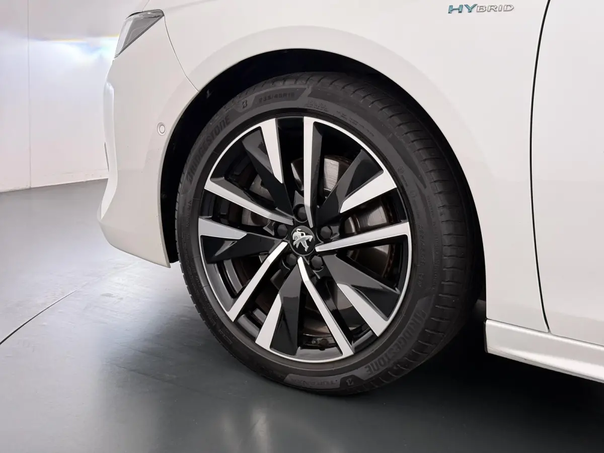 1.6 HYbrid GT VAN: 26.900,- VOOR: 22.440,- UW HERFSTVOORDEEL: 4.460,- PHEV| AFNEEMBARE TREKHAAK| PANO| ELEKTRISCHE ACHTERKLEP| ACHTERUITRIJCAMERA| RIJKLAAR GELEVERD INCL. 12 MND BOVAG GARANT