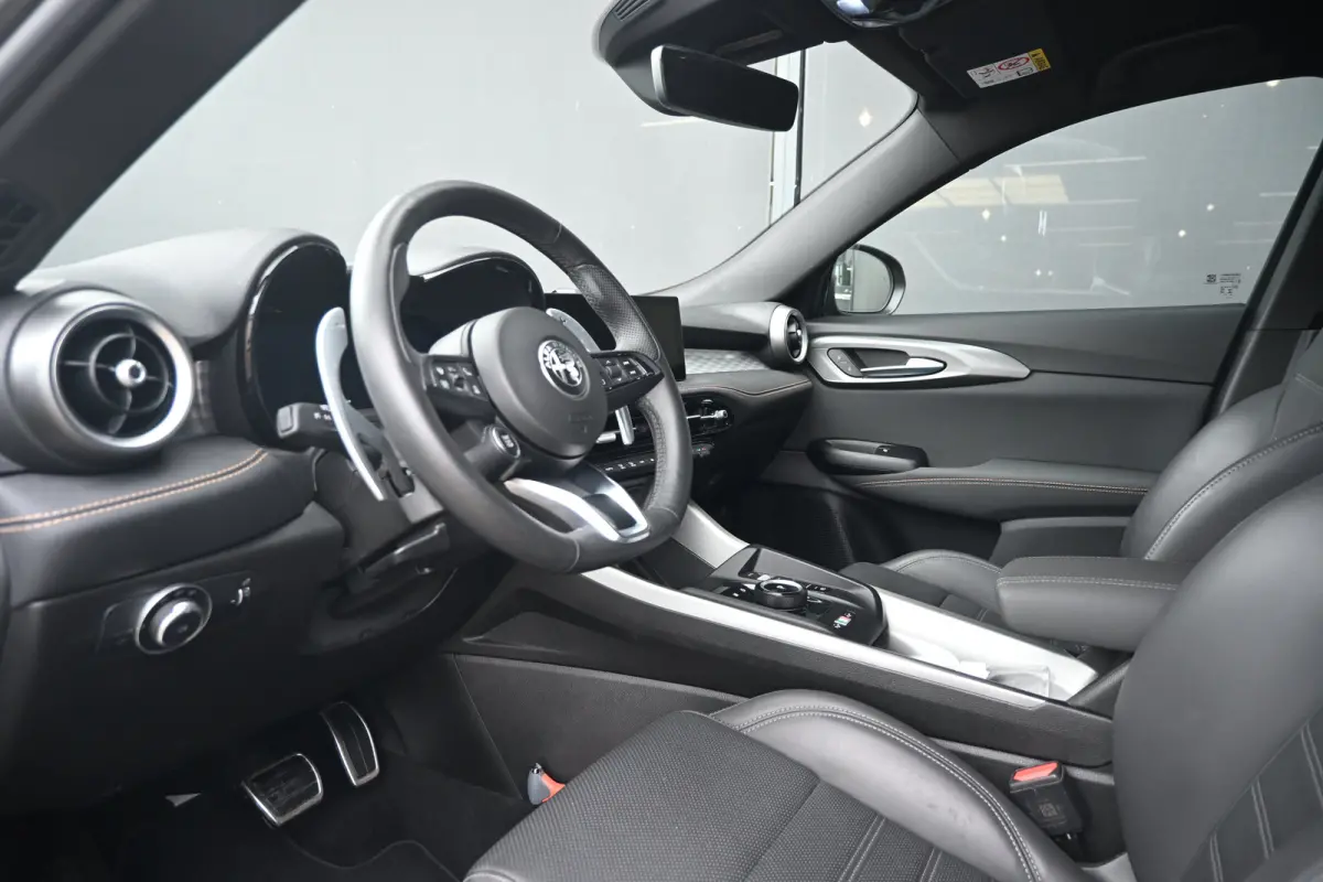 1.5T Hybrid Veloce | Vol-Leder | 360 Camera | Adaptive Cruise | 19"LMV | Dodehoek-Detectie | !!