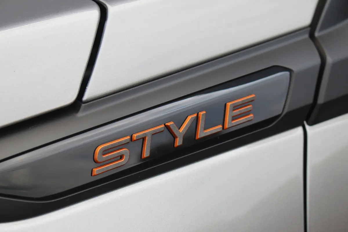 1.2 Hybride Style Aut. | Carplay | Airco | Cruise | Pdc | Centrale deurvergrendeling | | Carplay | Airco | Cruise | Pdc | Centrale deurvergrendeling |