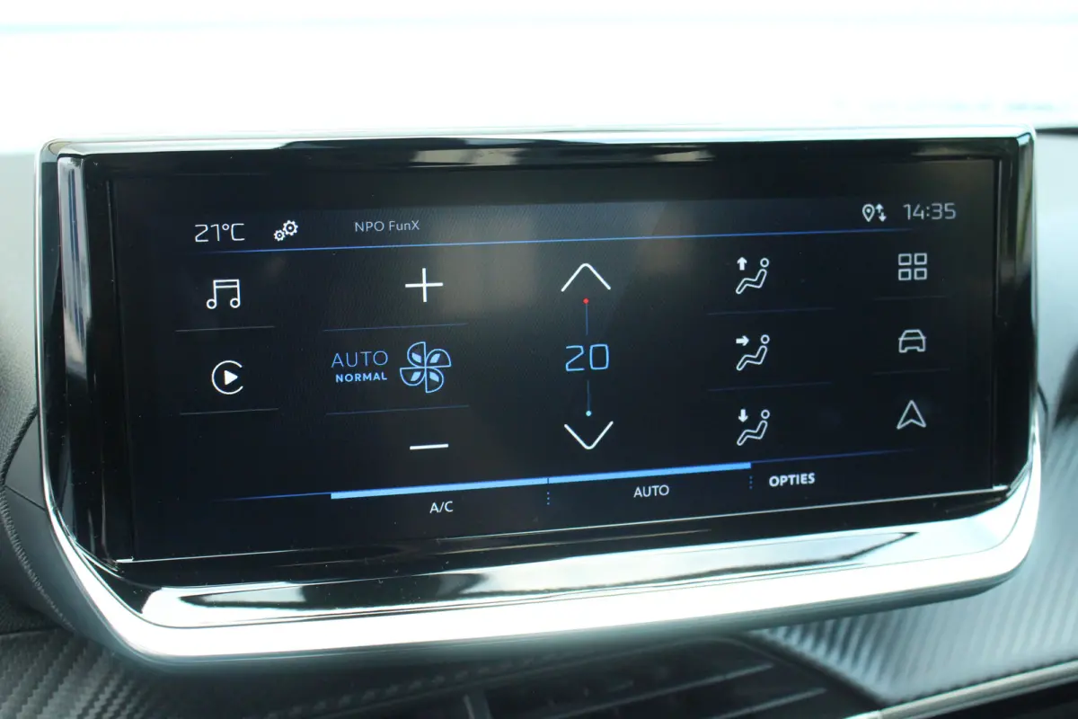 1.2 Hybride Style Aut. | Carplay | Airco | Cruise | Pdc | Centrale deurvergrendeling | | Carplay | Airco | Cruise | Pdc | Centrale deurvergrendeling |