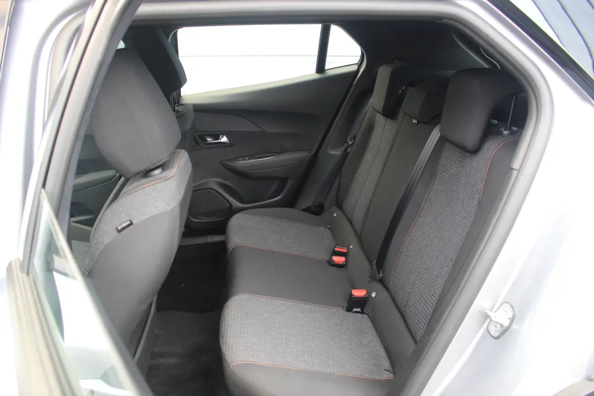 1.2 Hybride Style Aut. | Carplay | Airco | Cruise | Pdc | Centrale deurvergrendeling | | Carplay | Airco | Cruise | Pdc | Centrale deurvergrendeling |
