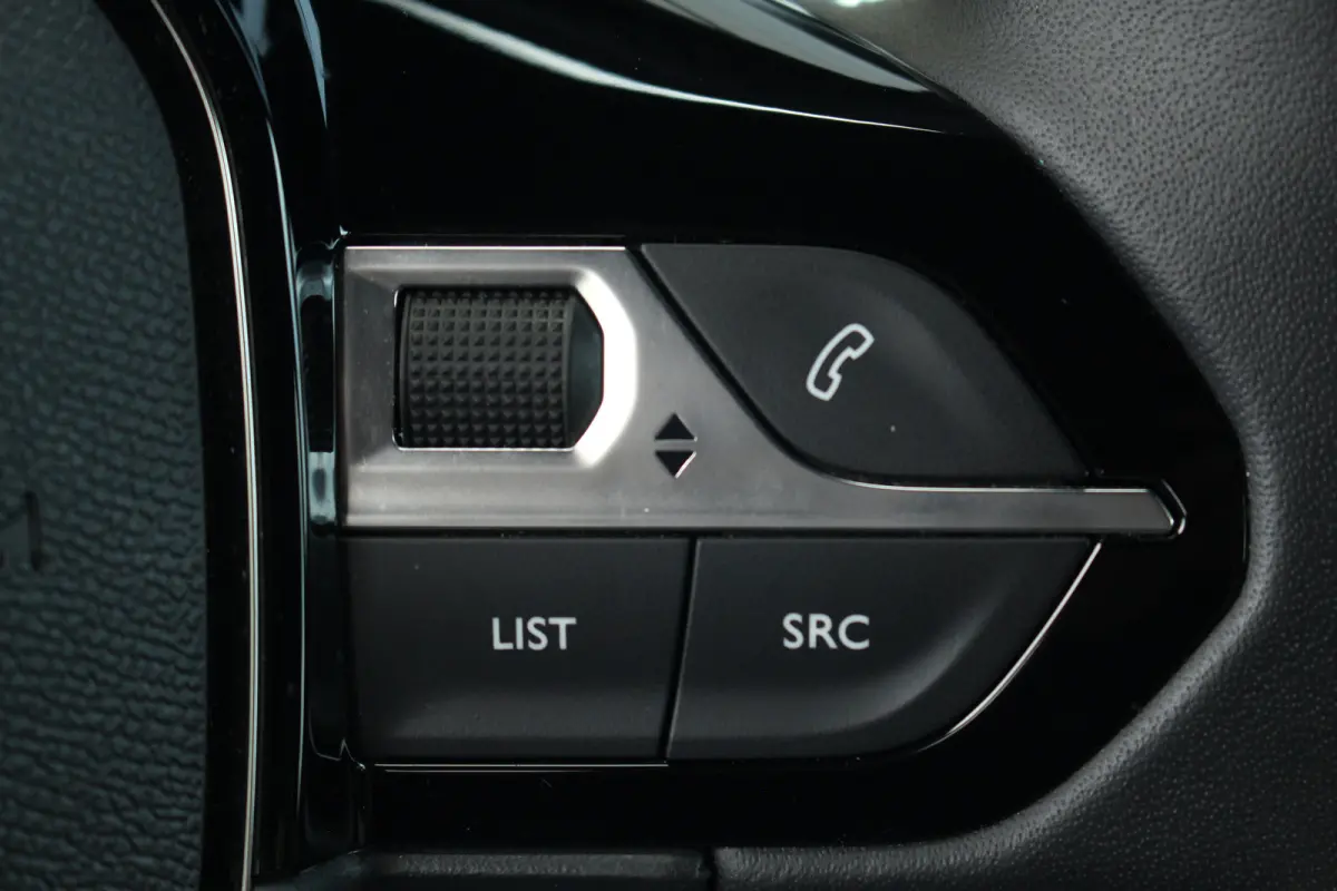 1.2 Hybride Style Aut. | Carplay | Airco | Cruise | Pdc | Centrale deurvergrendeling | | Carplay | Airco | Cruise | Pdc | Centrale deurvergrendeling |
