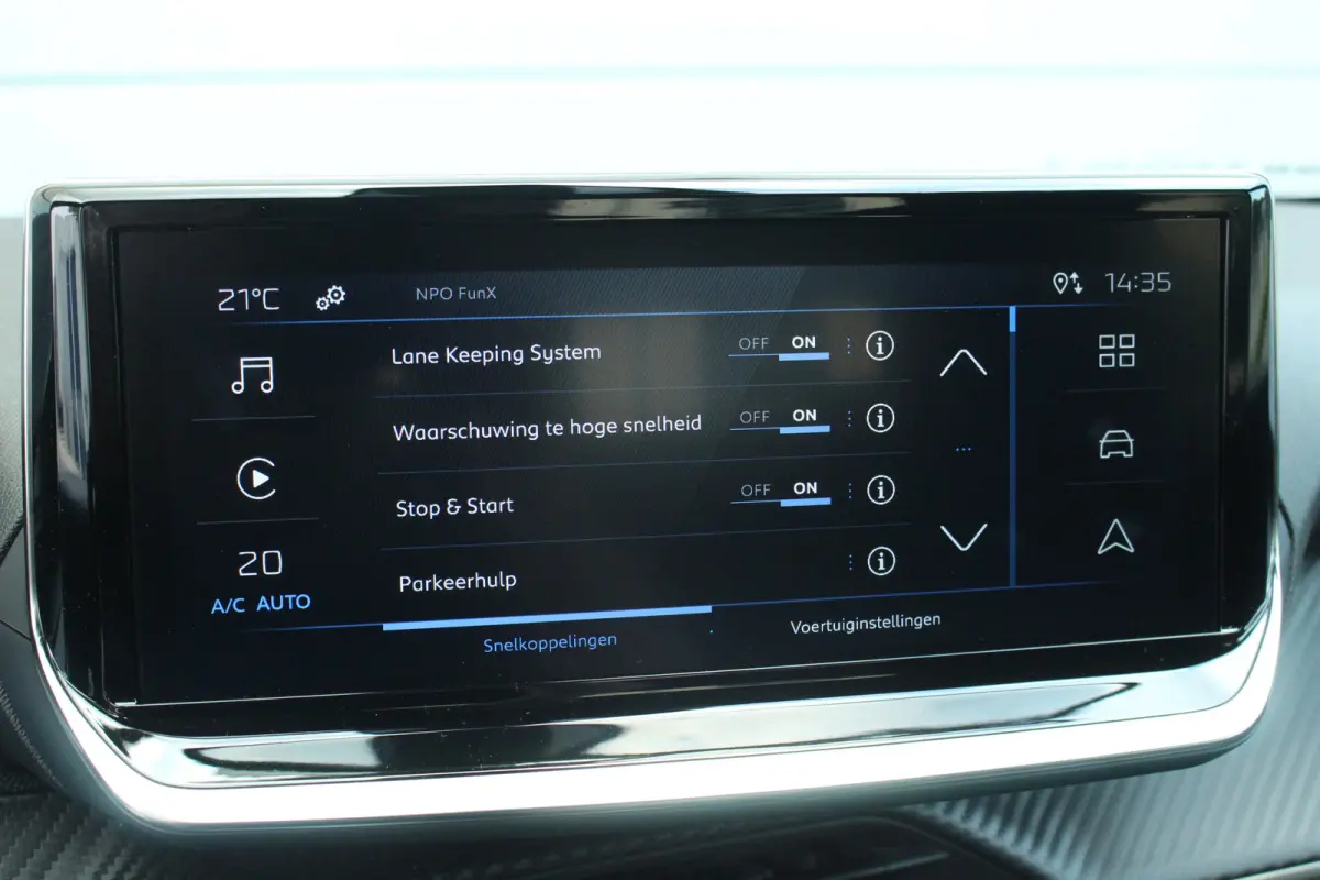 1.2 Hybride Style Aut. | Carplay | Airco | Cruise | Pdc | Centrale deurvergrendeling | | Carplay | Airco | Cruise | Pdc | Centrale deurvergrendeling |