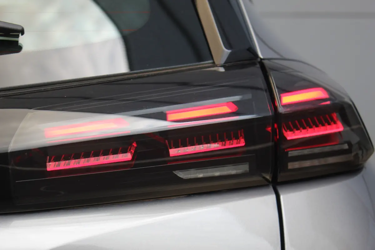1.2 Hybride Style Aut. | Carplay | Airco | Cruise | Pdc | Centrale deurvergrendeling | | Carplay | Airco | Cruise | Pdc | Centrale deurvergrendeling |