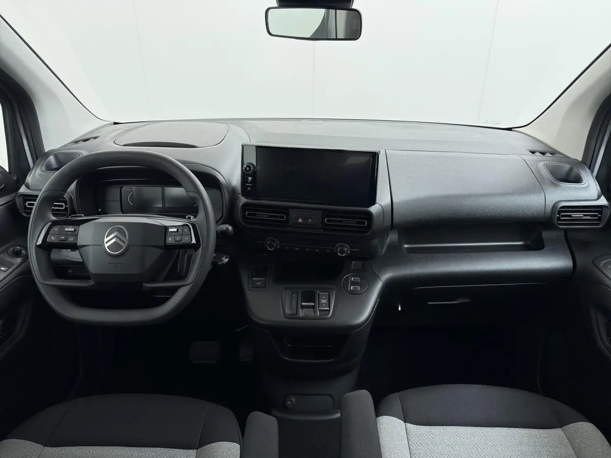 Plus M L1 50 kWh RIJKLAARPRIJS INC. 12 MND BOVAGGARANTIE | NIEUWE AUTO 10 KM! | 3-FASE LADEN| PARKEERSENSOREN ACHTER|
