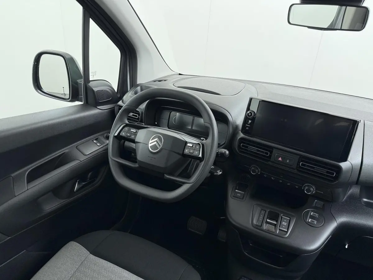 Plus M L1 50 kWh RIJKLAARPRIJS INC. 12 MND BOVAGGARANTIE | NIEUWE AUTO 10 KM! | 3-FASE LADEN| PARKEERSENSOREN ACHTER|