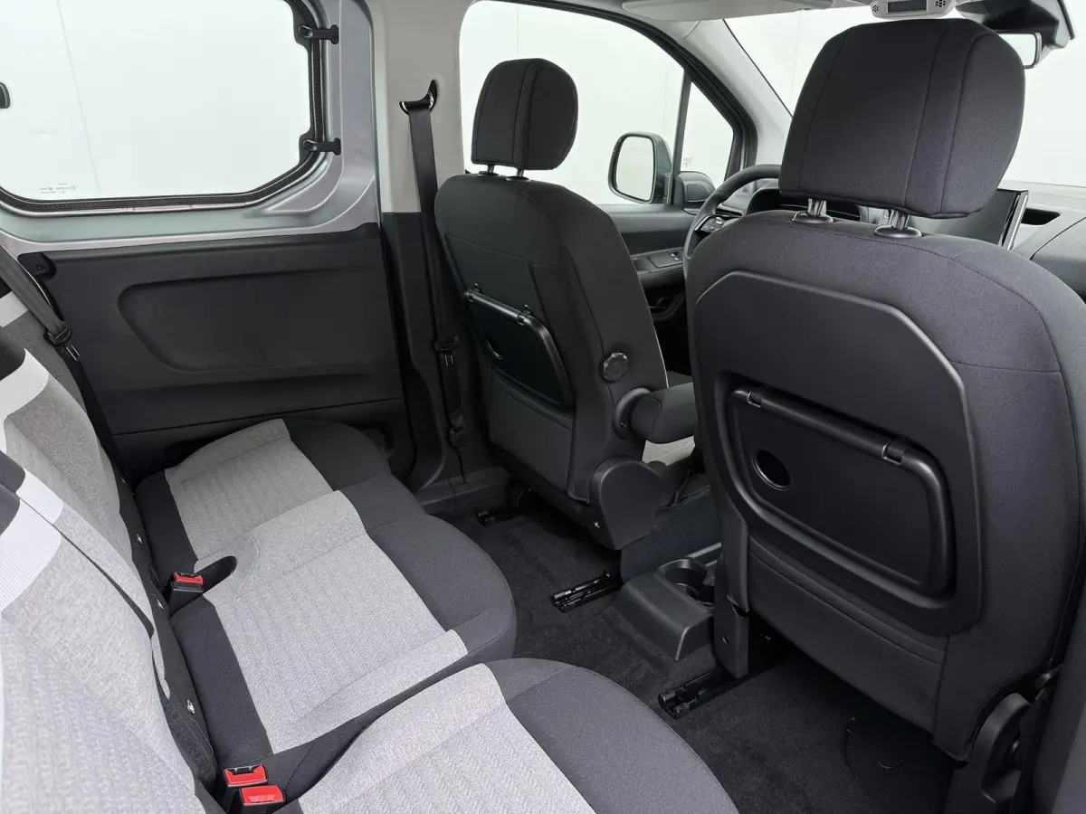 Plus M L1 50 kWh RIJKLAARPRIJS INC. 12 MND BOVAGGARANTIE | NIEUWE AUTO 10 KM! | 3-FASE LADEN| PARKEERSENSOREN ACHTER|