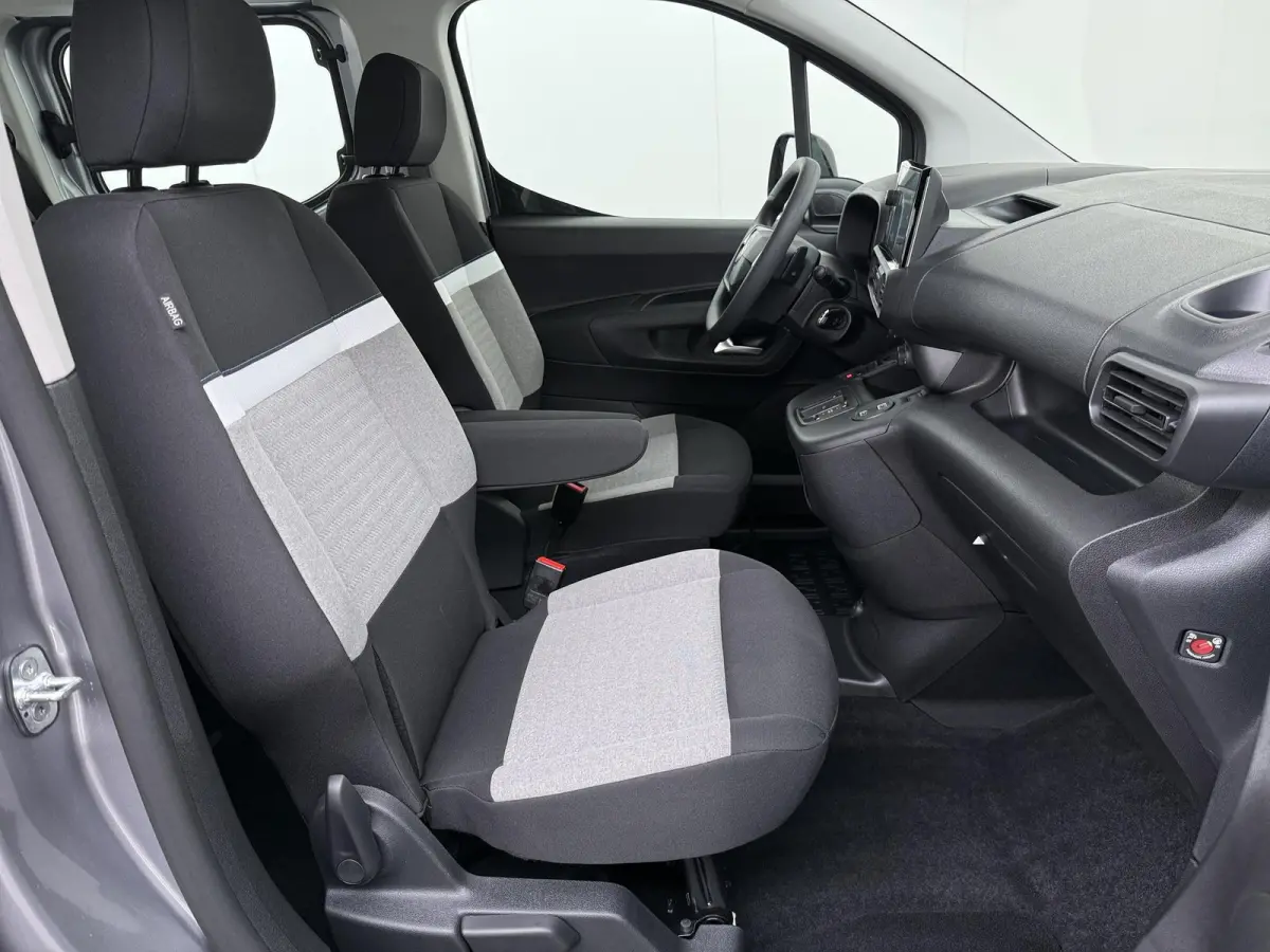Plus M L1 50 kWh RIJKLAARPRIJS INC. 12 MND BOVAGGARANTIE | NIEUWE AUTO 10 KM! | 3-FASE LADEN| PARKEERSENSOREN ACHTER|