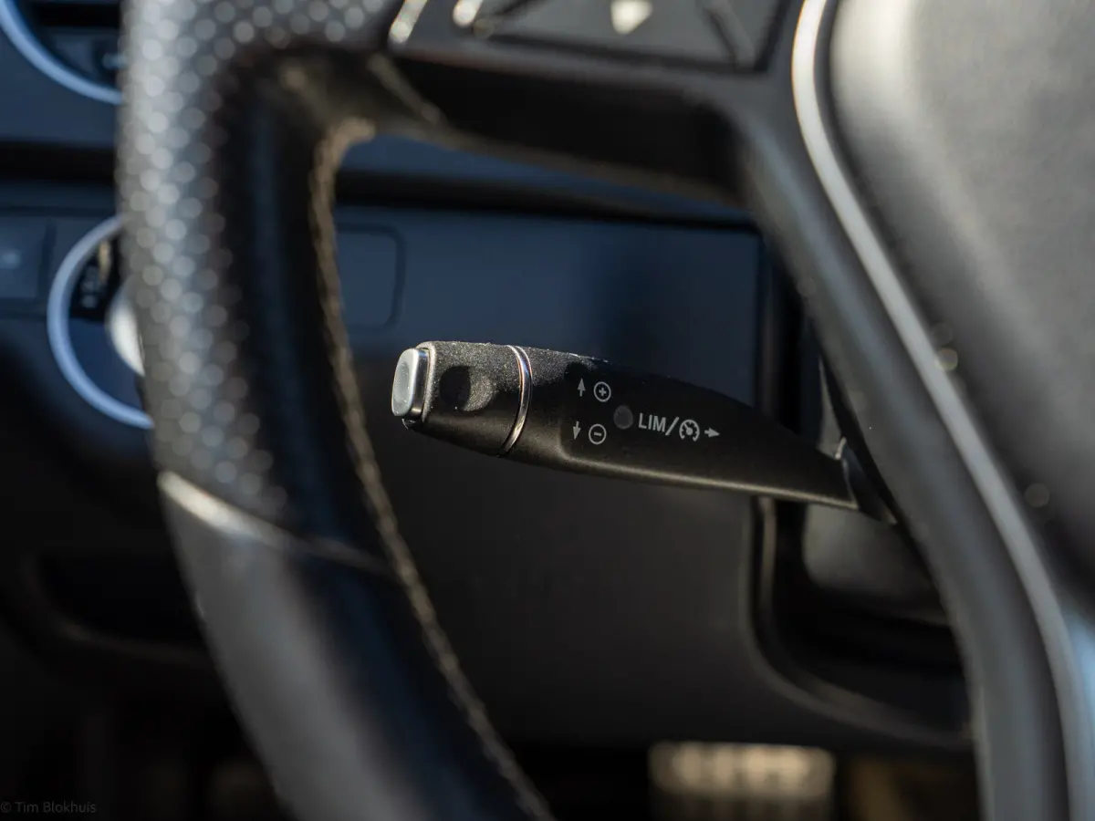 180 Ambition Avantgarde AMG-line NIEUWSTAAT I AMG-line I Trekhaak I 1800kg I Leer I Navi I 17"' I NAP I Xenon I NL-auto I