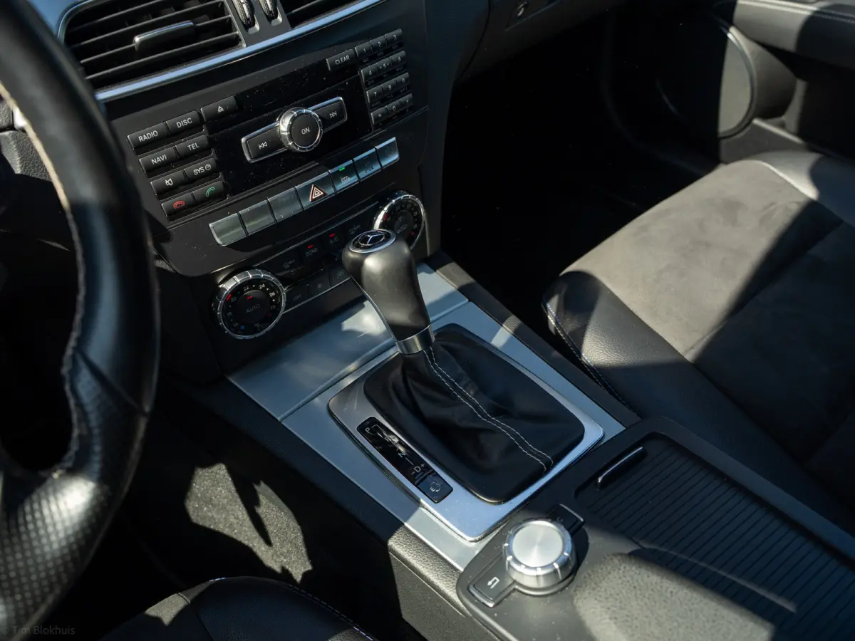 180 Ambition Avantgarde AMG-line NIEUWSTAAT I AMG-line I Trekhaak I 1800kg I Leer I Navi I 17"' I NAP I Xenon I NL-auto I