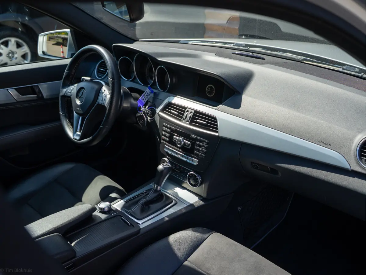 180 Ambition Avantgarde AMG-line NIEUWSTAAT I AMG-line I Trekhaak I 1800kg I Leer I Navi I 17"' I NAP I Xenon I NL-auto I