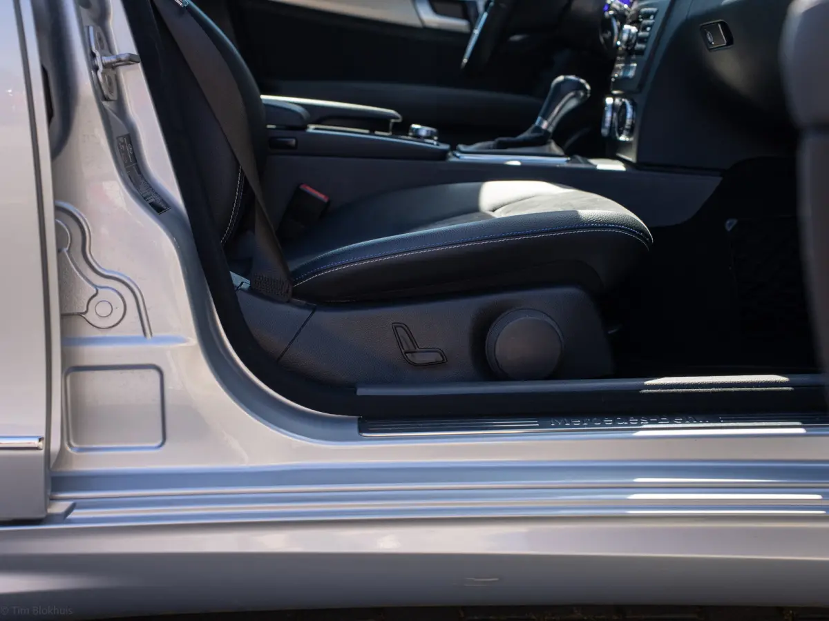 180 Ambition Avantgarde AMG-line NIEUWSTAAT I AMG-line I Trekhaak I 1800kg I Leer I Navi I 17"' I NAP I Xenon I NL-auto I
