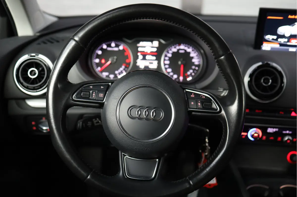 1.4 TFSI Ambiente Pro Line plus | SPORTSTOELEN | PDC | NAVI | CLIMATE CONTROL | STOELVERWARMING |