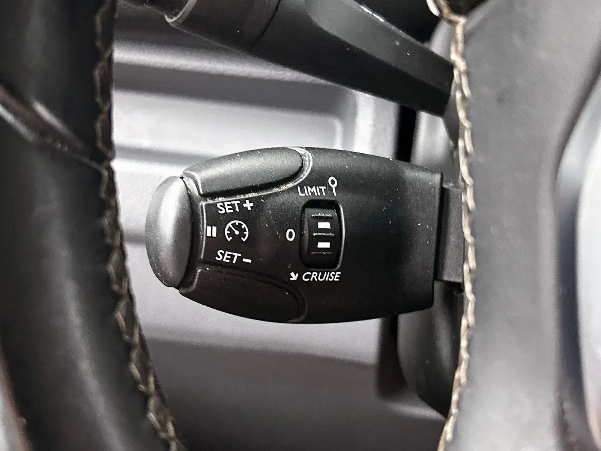 1.5 CDTI L3H1 Edition Dubbele Cabine Airco Navigatie Bluetooth Parkeersensoren Camera Trekhaak