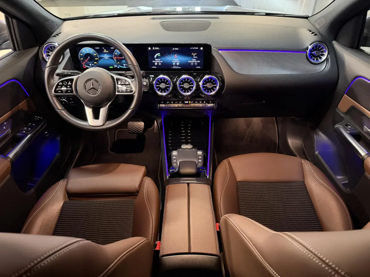 250 e Business Solution Luxury Limited 18"/Trekhaak/Sfeerverlichting/Camera/PDC v+a/Apple Carplay & Android Auto