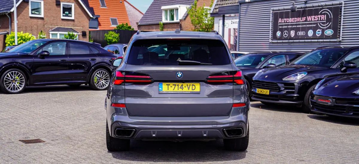 XDrive50e High Executive | X5M Kuipstoelen | Driving assistant Prof | HuD | Dravit Grau | Luchtvering | Stoelverkoeling |