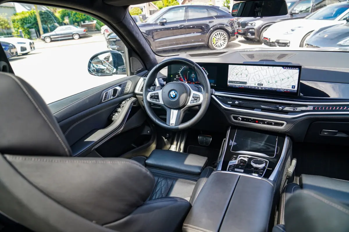 XDrive50e High Executive | X5M Kuipstoelen | Driving assistant Prof | HuD | Dravit Grau | Luchtvering | Stoelverkoeling |