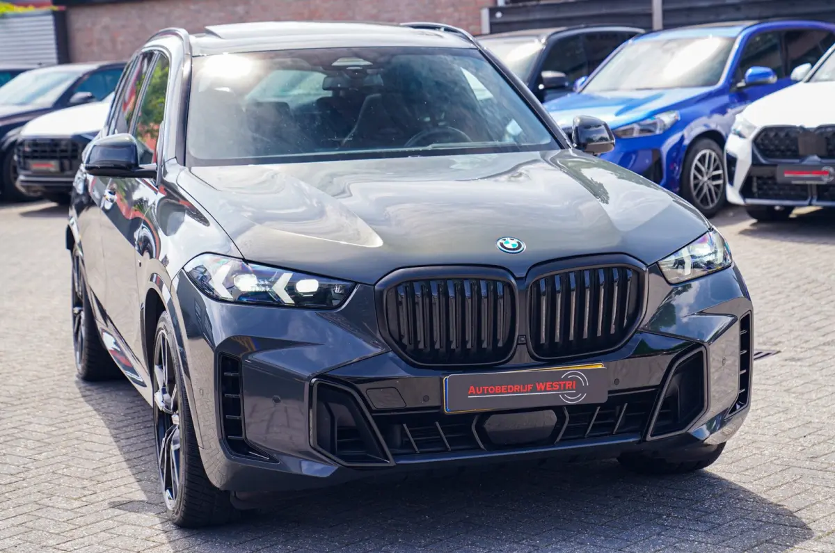 XDrive50e High Executive | X5M Kuipstoelen | Driving assistant Prof | HuD | Dravit Grau | Luchtvering | Stoelverkoeling |