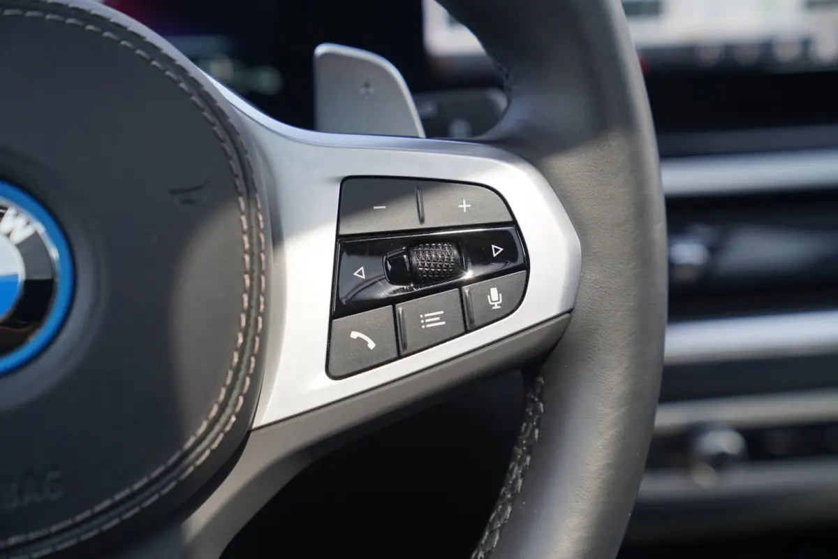 XDrive50e High Executive | X5M Kuipstoelen | Driving assistant Prof | HuD | Dravit Grau | Luchtvering | Stoelverkoeling |