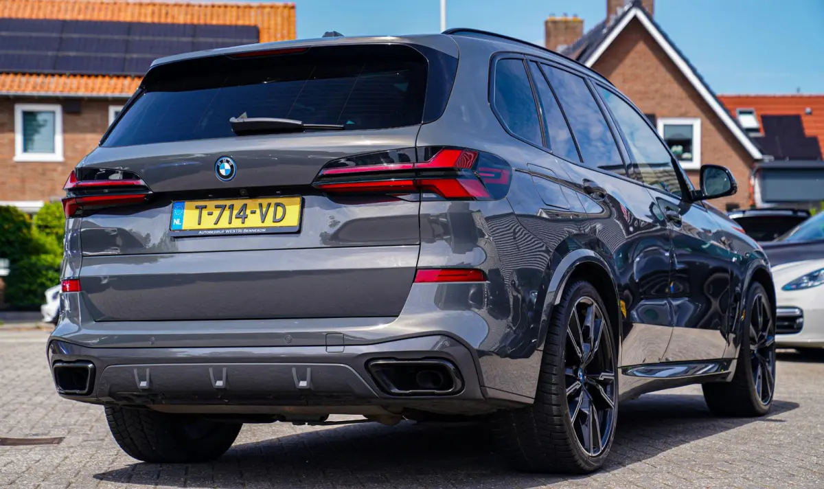 XDrive50e High Executive | X5M Kuipstoelen | Driving assistant Prof | HuD | Dravit Grau | Luchtvering | Stoelverkoeling |