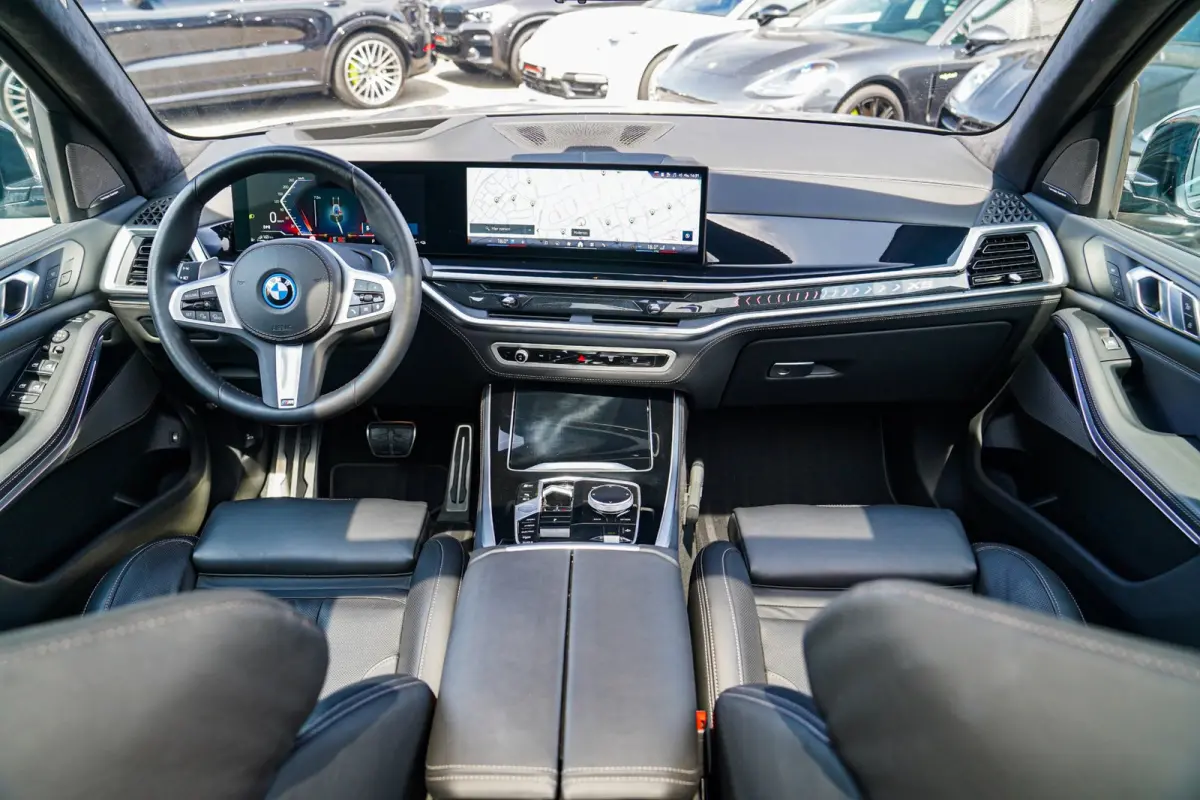 XDrive50e High Executive | X5M Kuipstoelen | Driving assistant Prof | HuD | Dravit Grau | Luchtvering | Stoelverkoeling |