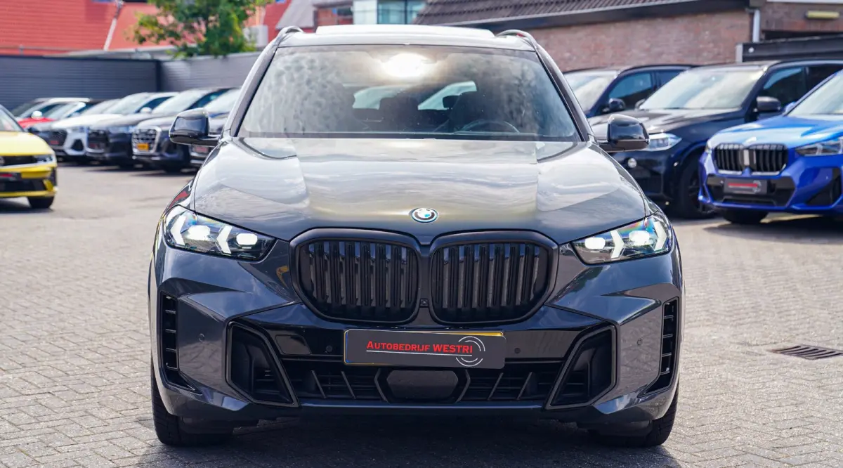 XDrive50e High Executive | X5M Kuipstoelen | Driving assistant Prof | HuD | Dravit Grau | Luchtvering | Stoelverkoeling |