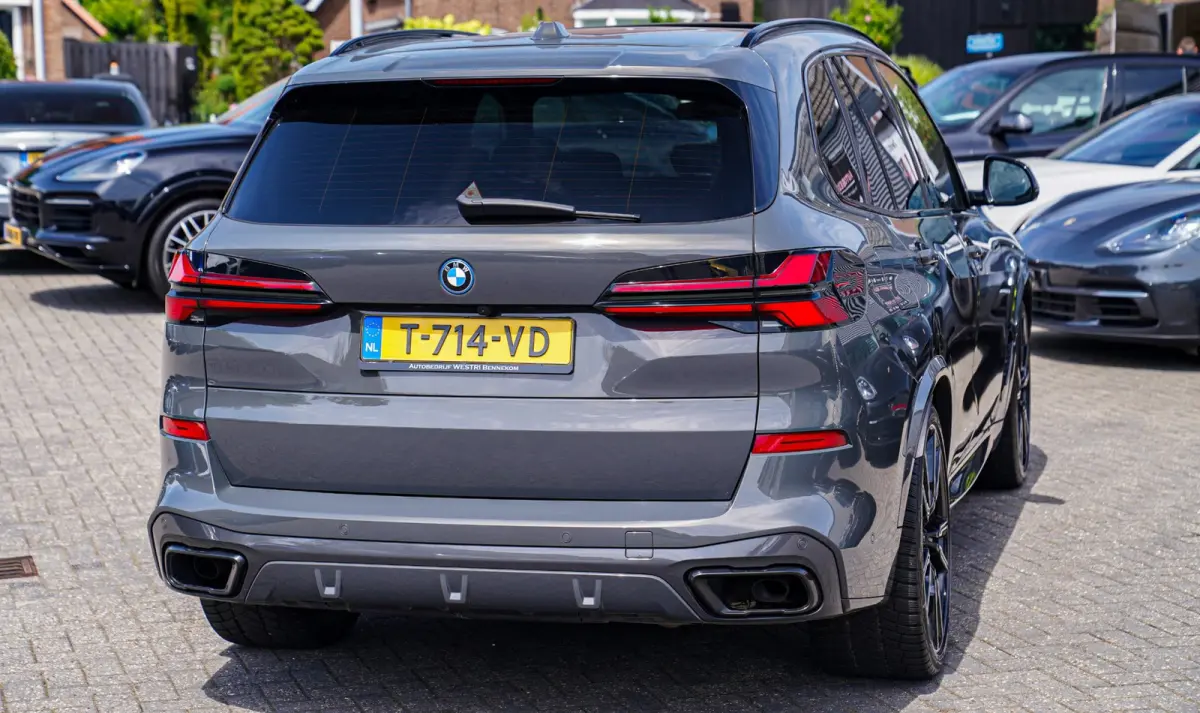 XDrive50e High Executive | X5M Kuipstoelen | Driving assistant Prof | HuD | Dravit Grau | Luchtvering | Stoelverkoeling |