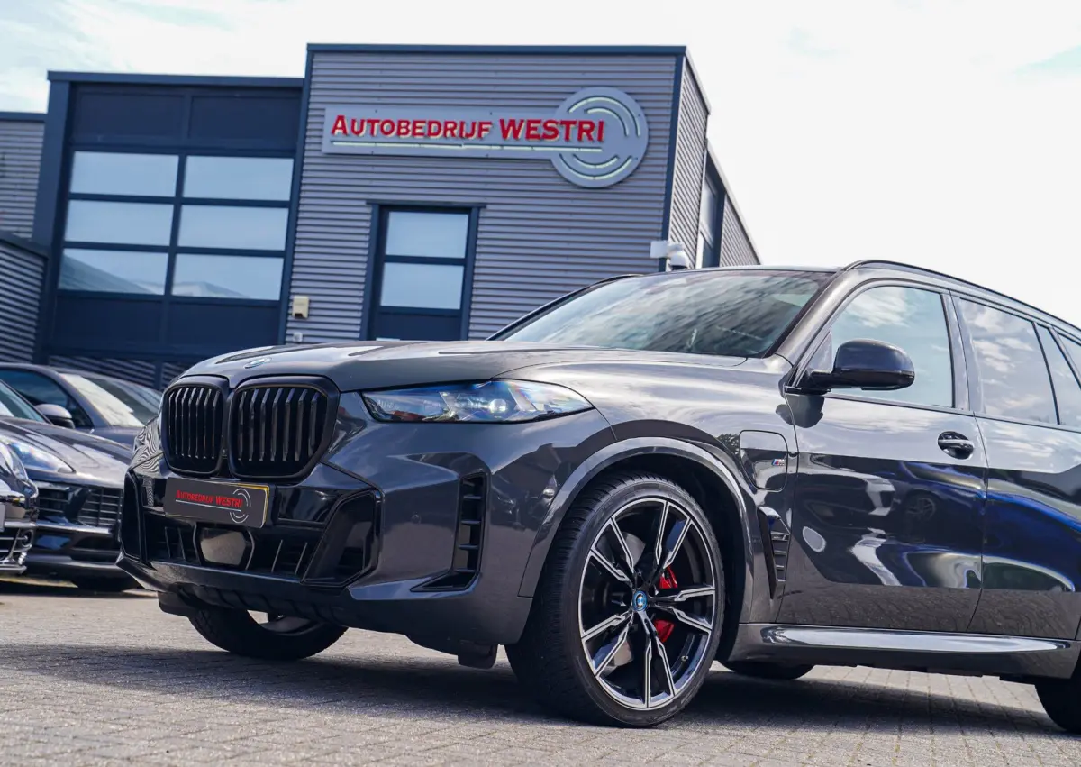 XDrive50e High Executive | X5M Kuipstoelen | Driving assistant Prof | HuD | Dravit Grau | Luchtvering | Stoelverkoeling |