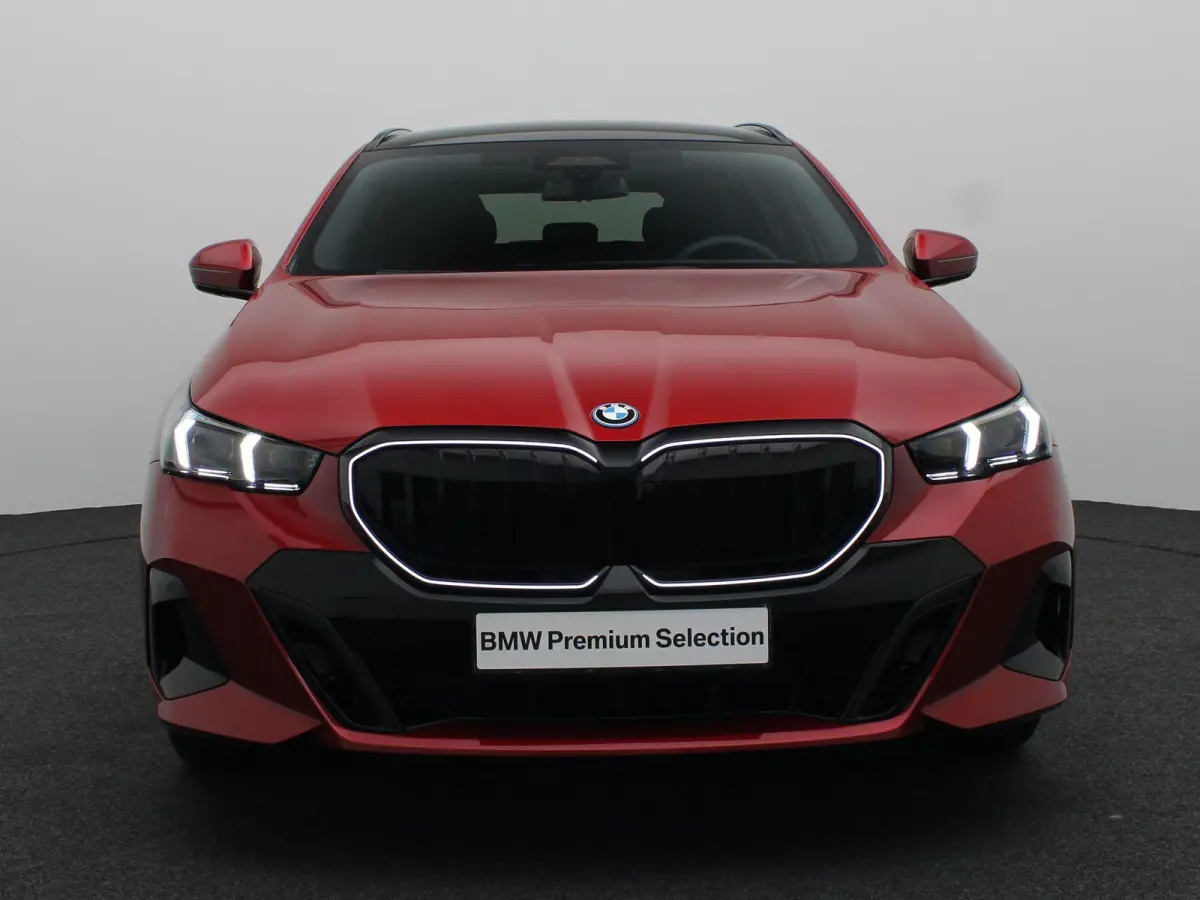 550e xDrive M Sportpakket Pro | Innovation Pack | Travel Pack | Comfort Pack | Trekhaak | Comfortstoelen | Driving Assistant Professional | Bowers & Wilkins | 21''