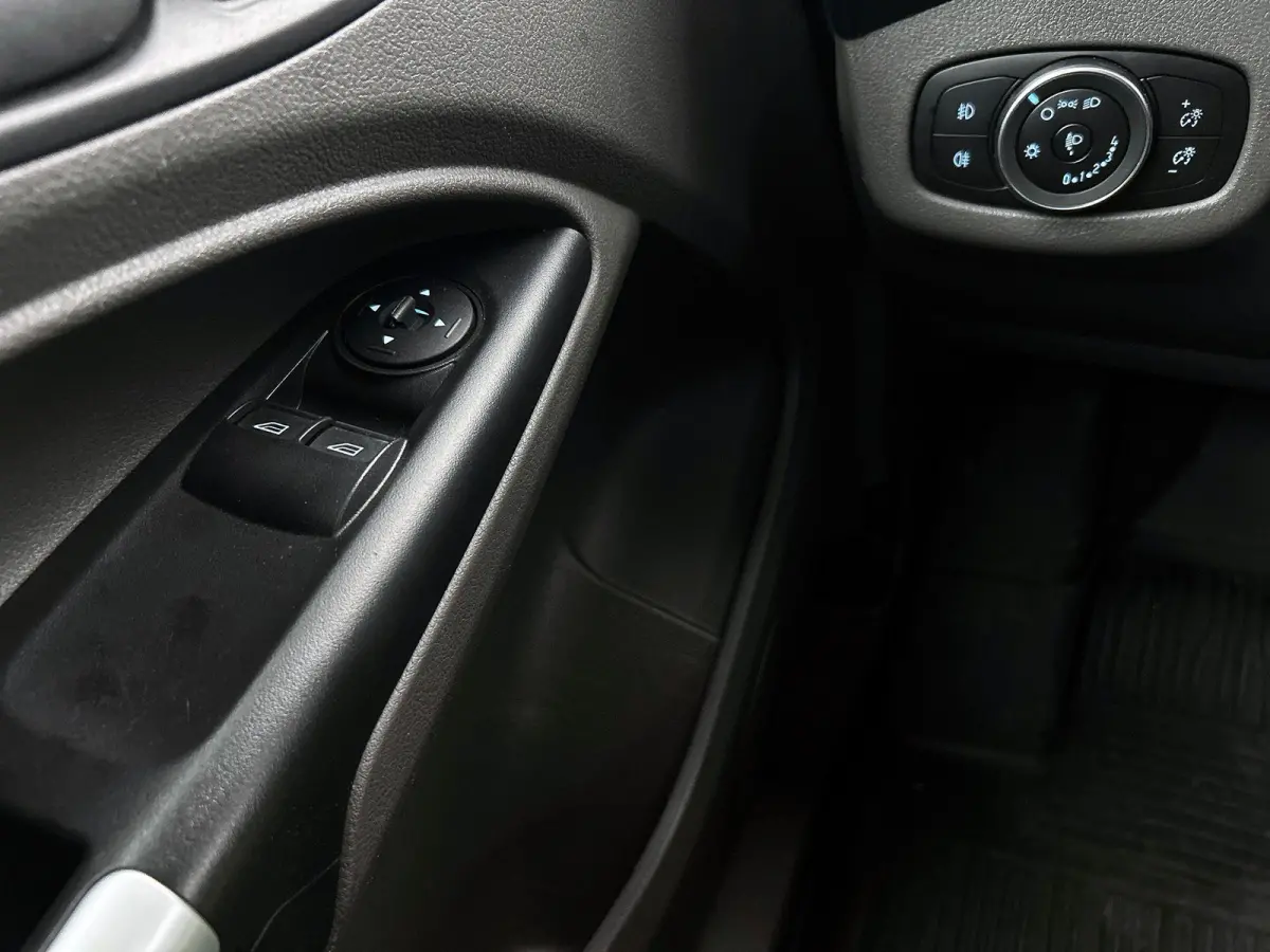 1.5 EcoBlue L2 Trend Automaat Navi Airco Parkeersensoren Cruise Control 3Zits Camera DAB+