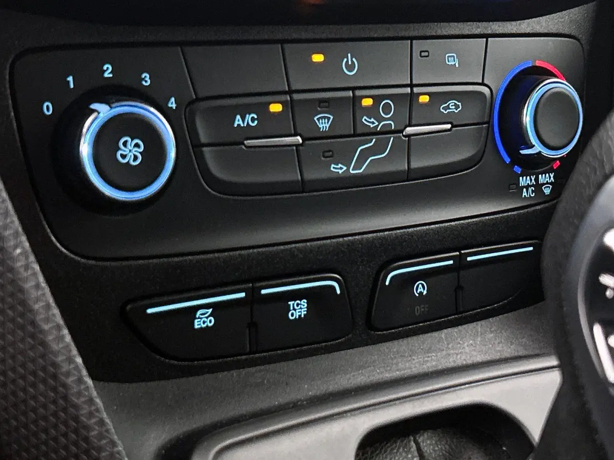 1.5 EcoBlue L2 Trend Automaat Navi Airco Parkeersensoren Cruise Control 3Zits Camera DAB+
