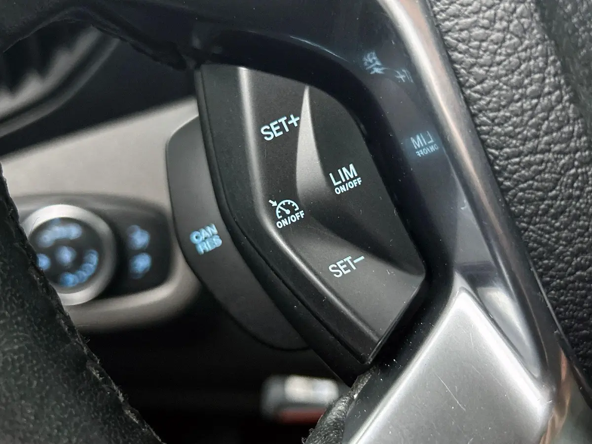1.5 EcoBlue L2 Trend Automaat Navi Airco Parkeersensoren Cruise Control 3Zits Camera DAB+
