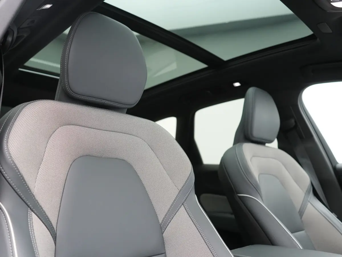 T6 AWD R-Design LONG RANGE PHEV 350pk Dealer O.H. | Panodak | Camera | Sportstoelen Memory & Verwarmd | Stuur Verwarmd | Google Assistent | Keyless | Cruise Control | Apple Carplay | DAB | P