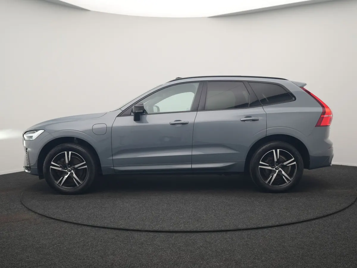 T6 AWD R-Design LONG RANGE PHEV 350pk Dealer O.H. | Panodak | Camera | Sportstoelen Memory & Verwarmd | Stuur Verwarmd | Google Assistent | Keyless | Cruise Control | Apple Carplay | DAB | P