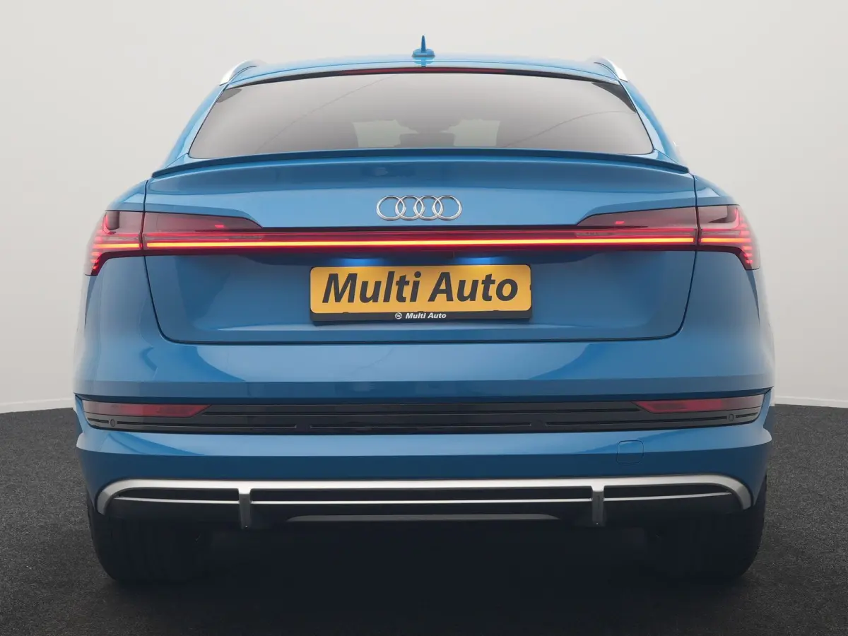 50 Quattro S Line 71 kWh 313pk Dealer O.H. | Luchtvering | Adaptive Cruise | Nachtzicht | Head Up | Camera | Alcantara Sportstoelen Verwarmd | Keyless | 20"L.M | Navigatie | DAB | Virtual Co