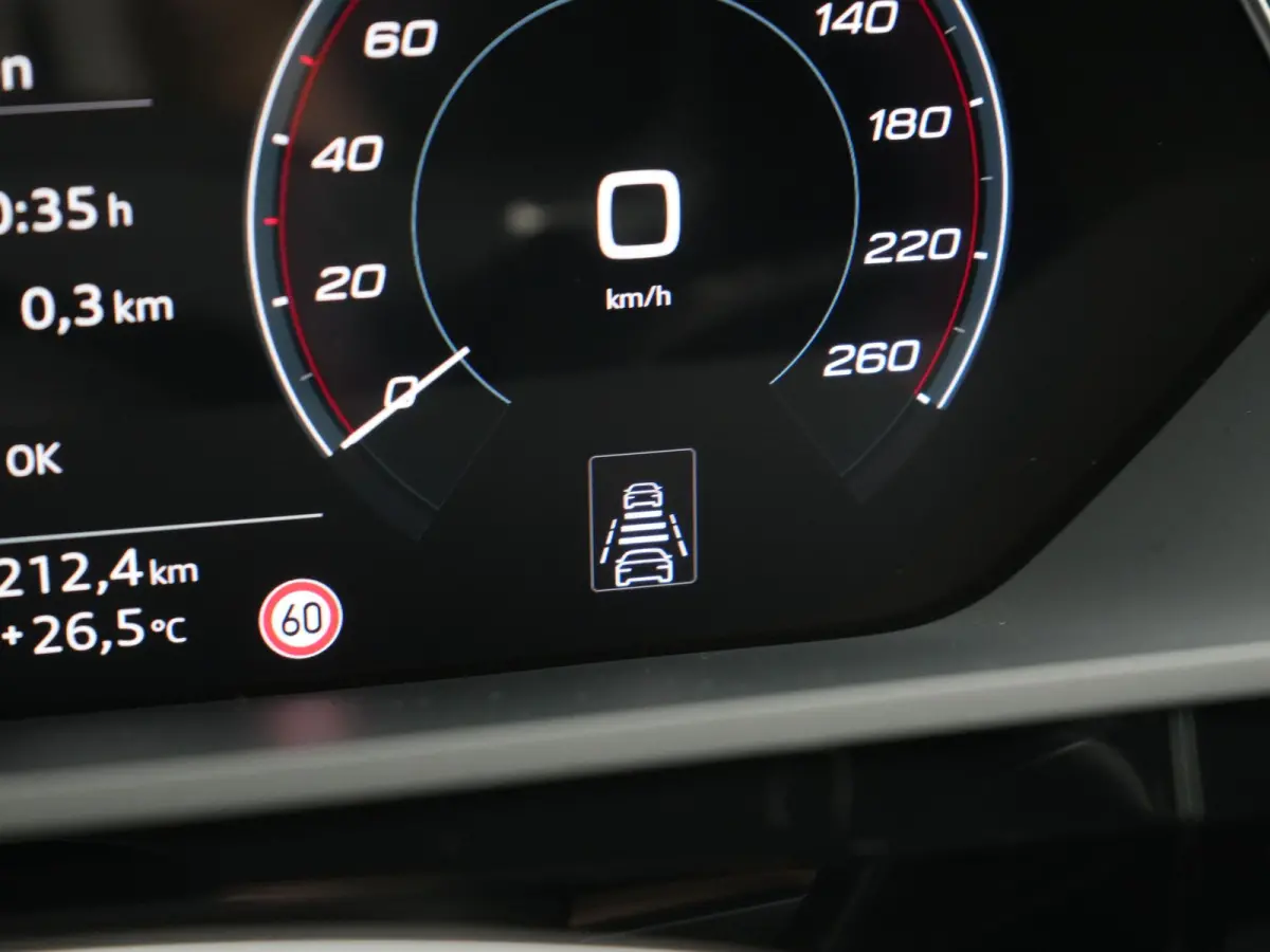 50 Quattro S Line 71 kWh 313pk Dealer O.H. | Luchtvering | Adaptive Cruise | Nachtzicht | Head Up | Camera | Alcantara Sportstoelen Verwarmd | Keyless | 20"L.M | Navigatie | DAB | Virtual Co