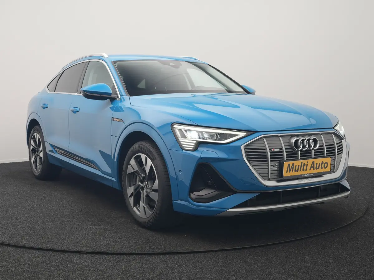 50 Quattro S Line 71 kWh 313pk Dealer O.H. | Luchtvering | Adaptive Cruise | Nachtzicht | Head Up | Camera | Alcantara Sportstoelen Verwarmd | Keyless | 20"L.M | Navigatie | DAB | Virtual Co